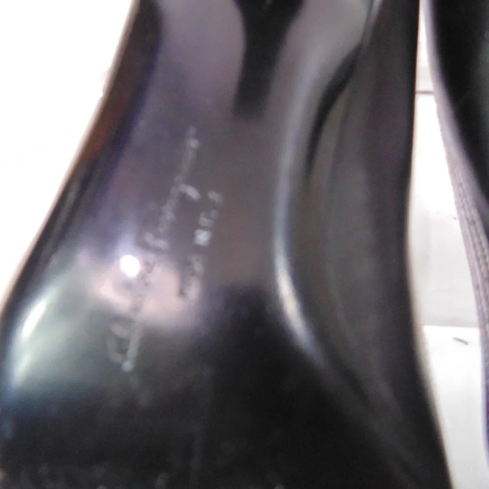 Salvatore Ferragamo “Grace” Ladies Shoe Black Leather Pump Size 5 1/2 AA - Picture 9 of 13